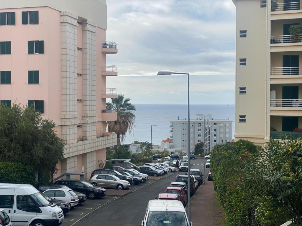Elephant 2Br Apartment With Terrace, Side Sea View And Pool Access Funchal  Eksteriør billede